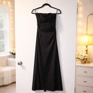 ✨ Jessica McClintock Black Strapless Minimalist Gown Size S (6)
